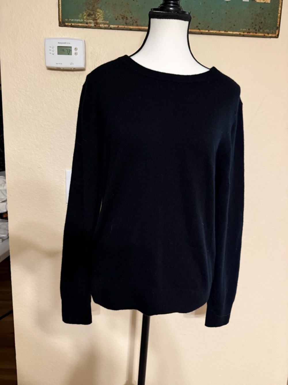 Quince 100% Mongolian Cashmere Crewneck Pullover Sweater black size medium